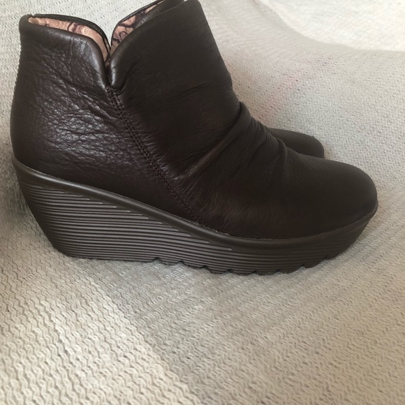 skechers parallel universe